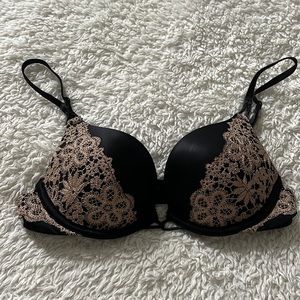 Victoria’s Secret Bombshell bra